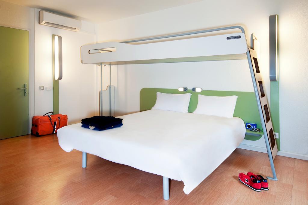 Ibis Budget Givet Zimmer foto